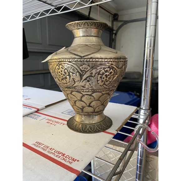 Vintage Middle East Handmade Engraved Brass Vase / Urn - Picture 3 of 9